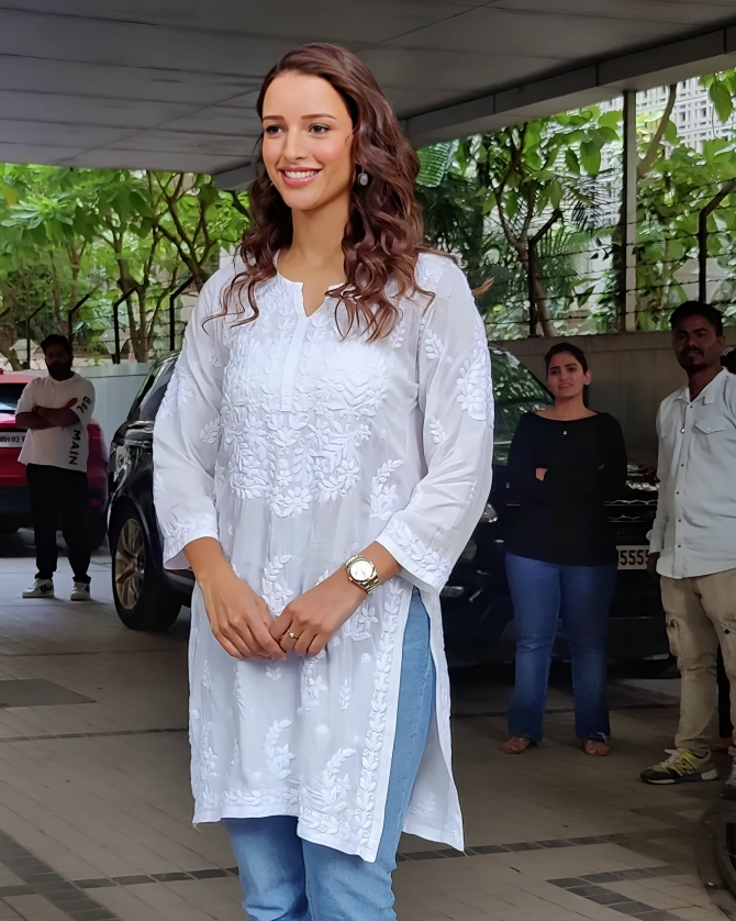 White Rayon Cotton Chikankari Short Kurta